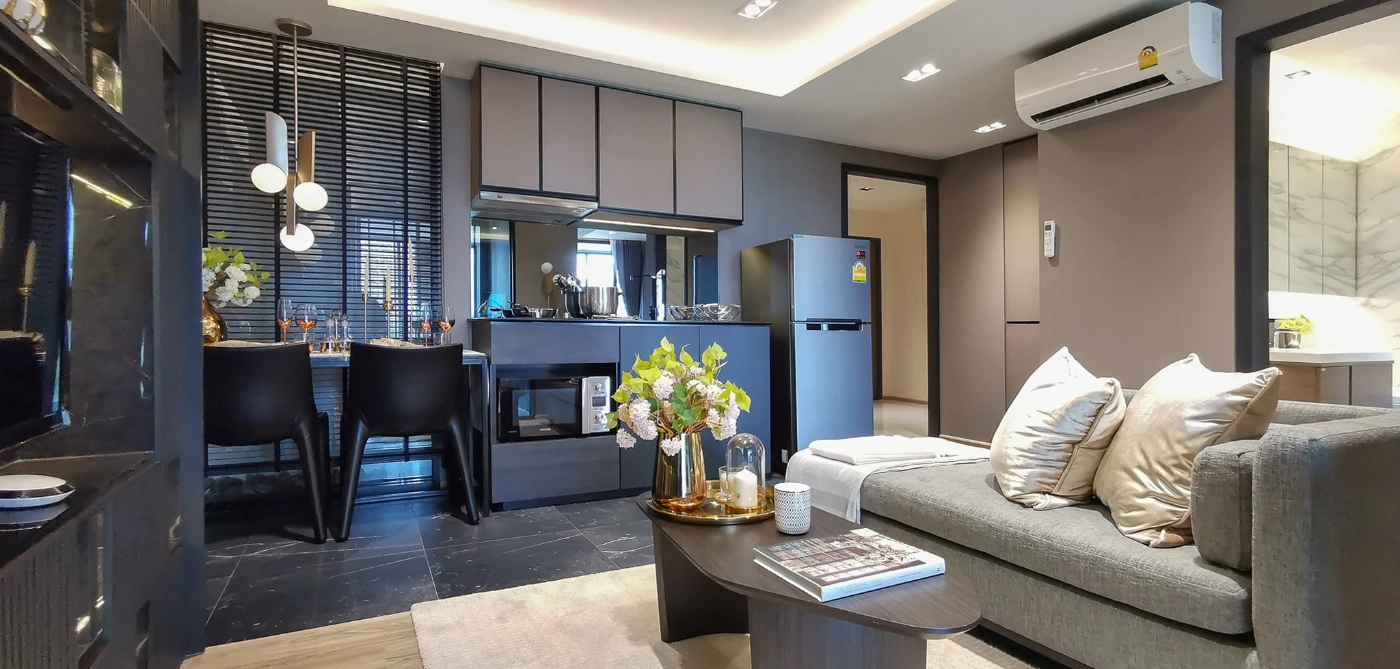 The Teak Ratchada 19 1BR Living and Dining